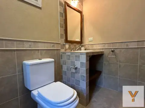 Casa 5 ambientes con 2 baños