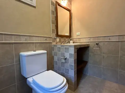 Casa 5 ambientes con 2 baños