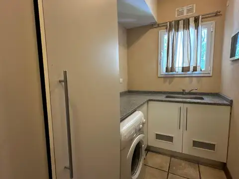 Casa en Venta - 3 Dormitorios 2 Baños - 1042mts2 - Pinamar