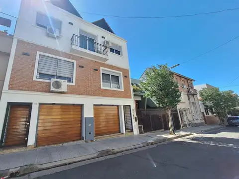 VENTA PH DUPLEX 4 AMBIENTES JARDIN COCHERA PARRILL