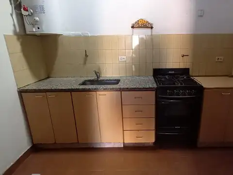 PH INDEPENDIENTE, FONDO, 3 AMB CON PATIO-VILLA BALLESTER