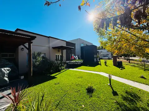 CASA EN VENTA EN SANTA GUADALUPE - PILAR DEL ESTE