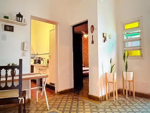 Casa 6 ambientes con 2 baños