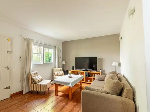 Depto Tipo Casa en Venta en Villa Adelina, USD 199.999