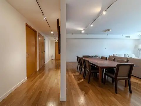 Departamento en Venta con 3 cocheras