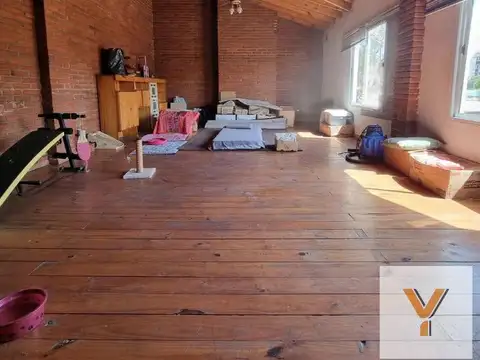 Casa 5 ambientes con 3 baños