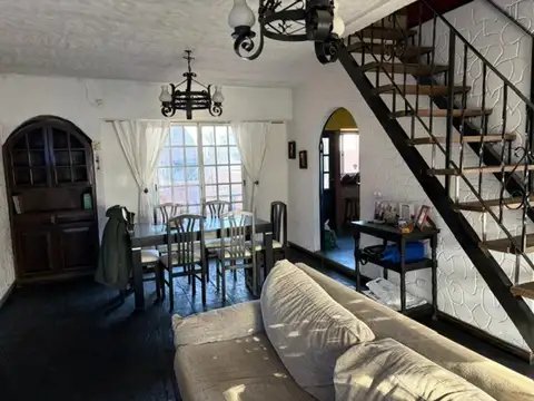 Depto Tipo Casa en Venta 40 años