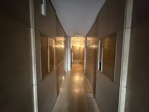 Avenida Rivadavia 11200, Piso 1