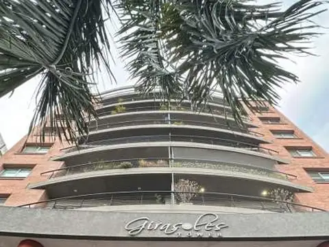 Av Ricardo Balbin 2600