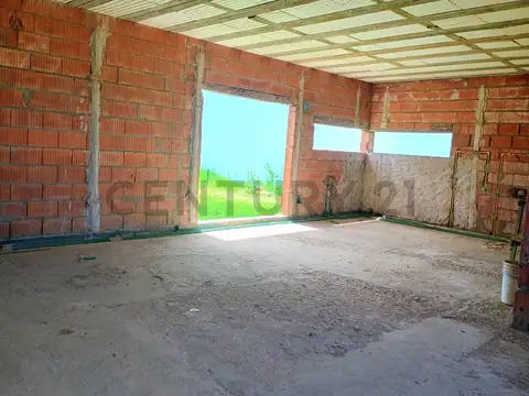 Casa a terminar con buen terreno en zona tranquila. Venado Tuerto