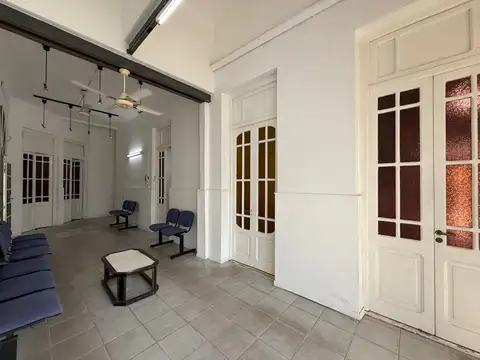 Local en Av. Mitre apto consultorios