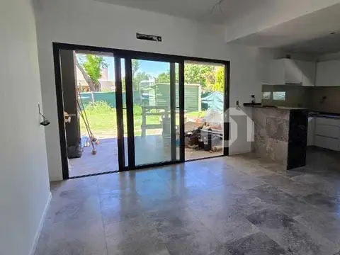 Casa  en Venta en Santa Lucia, Pilar del Este, Pilar