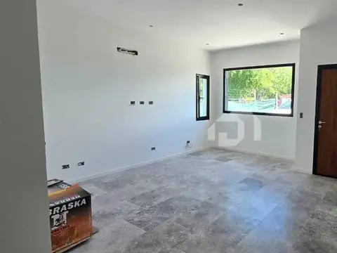 Casa en Venta en Pilar del Este - Santa Lucia, USD 165.000