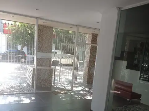 SUIPACHA al 1100. UN DORMITORIO. BALCÓN. 