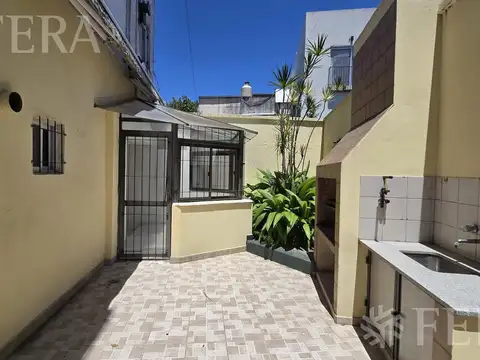 Venta departamento 2 ambientes con patio en Barracas
