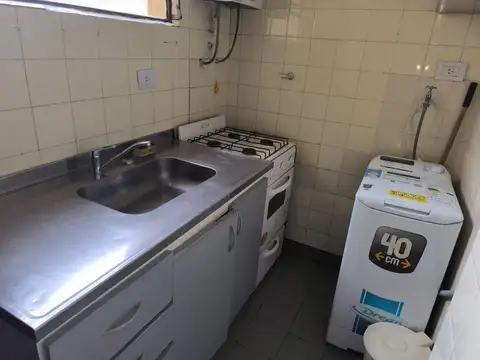 Departamento en Alquiler en Chacarita, USD 400
