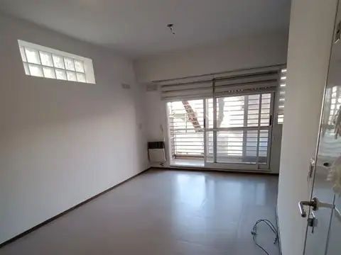 A Ferreyra Bis 1155 , Piso 1