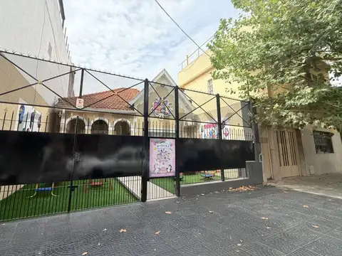 Lote Propio c/ Edificación Moderna - Ideal Vivienda de Diseño o Uso Profesional - PERMUTA - FINANCIA