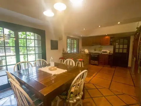 Casa 4 ambientes con 3 baños