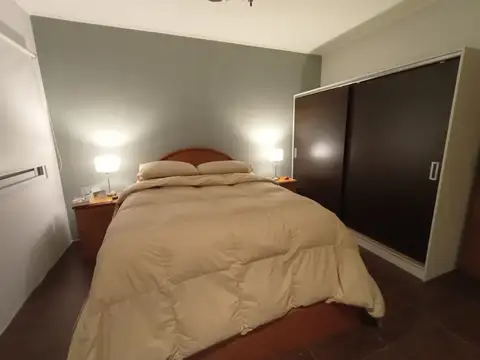 Exc Casa Est.Minimalista, 4 ambientes, fondo con quincho y pileta, garage cubierto