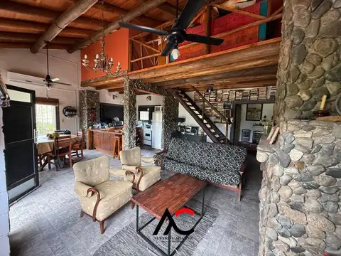 Casa 4 ambientes con 2 baños