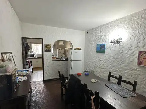 Casa 5 ambientes con 2 baños