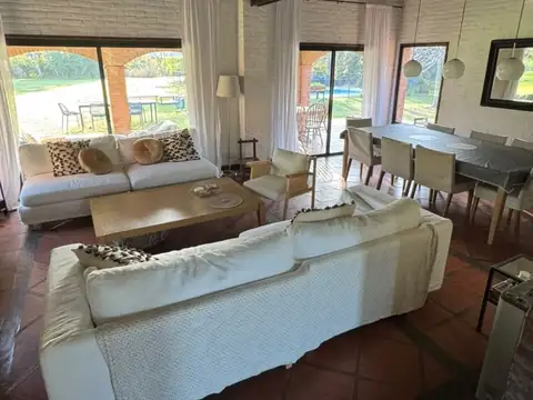 Casa en Alquiler Temporal en Bella Vista, USD 7.000