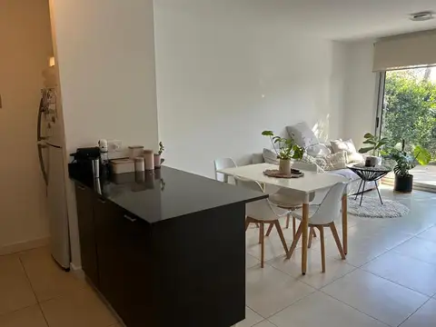 Los Crisantemos, Villahaus 400, Piso PB