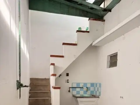 Casa 5 ambientes con 1 baño