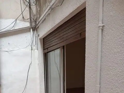 Av Directorio 800, Piso PB