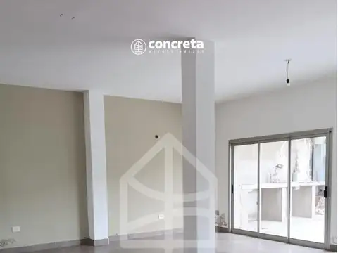 Casa en Alquiler con 2 cocheras