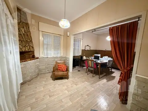 Casa 3 ambientes con 1 baño
