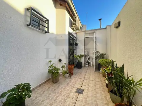 TIPO CASA PH SIN EXPENSAS DE 3 AMB C/PATIO DE 73 M² TOTALES