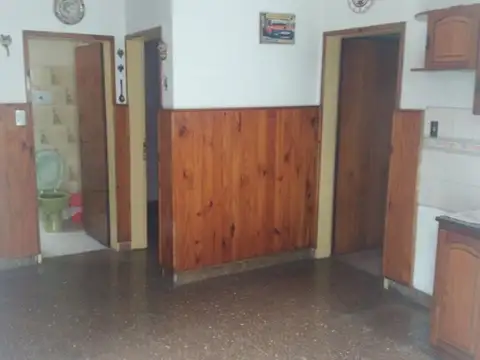 Casa 4 ambientes con 1 baño
