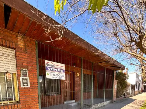 EN VENTA - CASA DE 3 AMBIENTES + LOCAL EN ESQUINA - BELLA VISTA - SAN MIGUEL