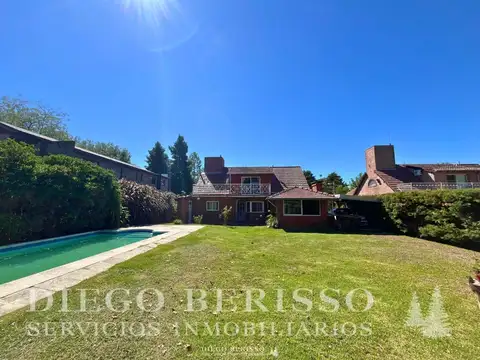Casa 5 ambientes con 3 baños