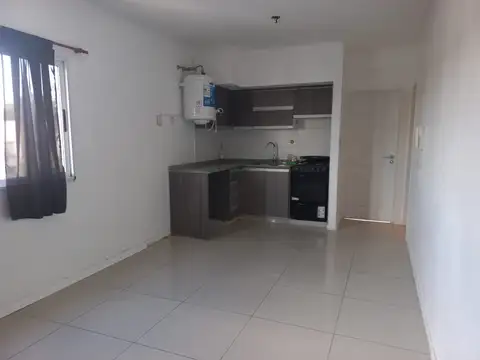 Departamento en Alquiler en Villa Luzuriaga, $ 550.000
