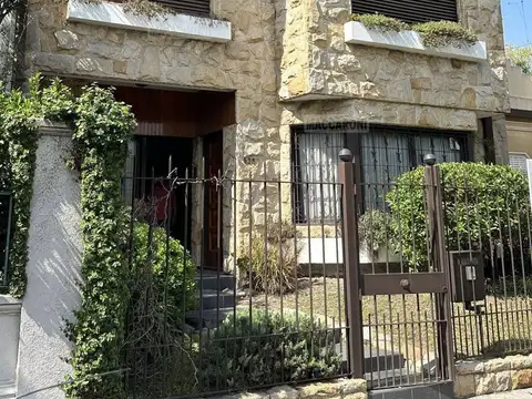Casa - Venta - Argentina, Capital Federal - EDUARDO MADERO 525