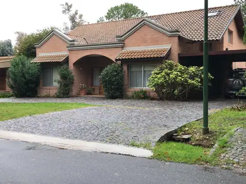 C.C. Los Cardales Casa Moderna 1 lote Super Luminosa 4 Dorm.