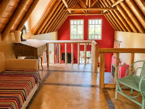 Casa 4 ambientes con 2 baños