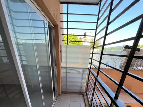Hipolito Irigoyen 2900, Piso 1º