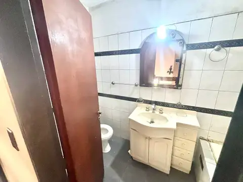 Casa en Alquiler con 2 cocheras