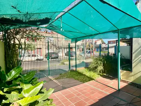 Casa en Alquiler en Lanús Oeste, $ 1.200.000