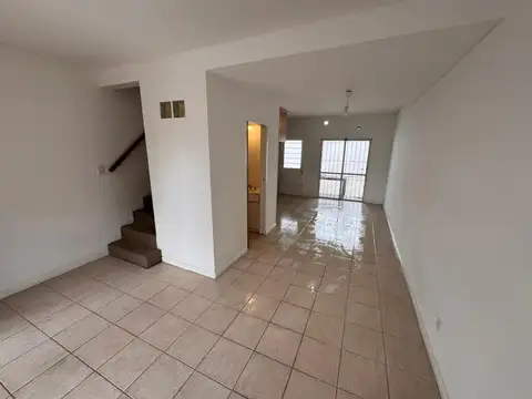 Casa 3 ambientes con 2 baños