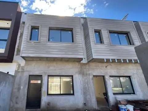 DUPLEX EN VENTA A ESTRENAR APTO CREDITO