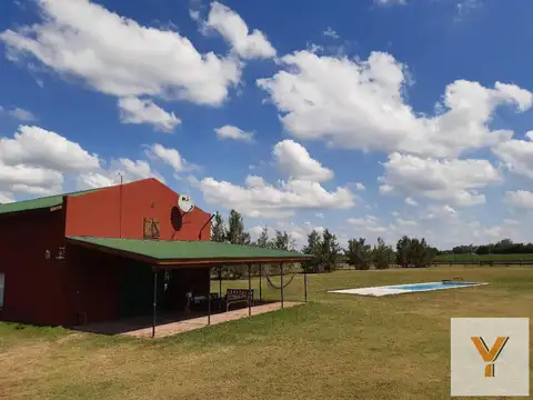 Casa en venta - 2 Dormitorios 1 Baño - Exaltación de la Cruz