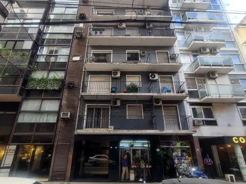 Paraguay 1200, Piso 5