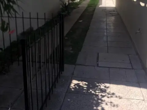 CASA 4 AMBIENTES SAN JUSTO, TOMA DPTO DEN PARTE DE PAGO 