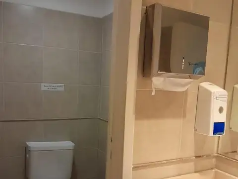 Venta piso de oficina remodelado  en Maipú y Lavalle