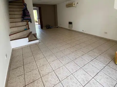 Depto Tipo Casa en Venta de 4 ambientes